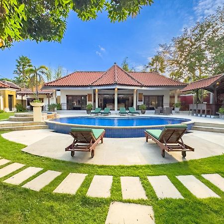Villa Bugis Abimanyu Seminyak Exterior foto